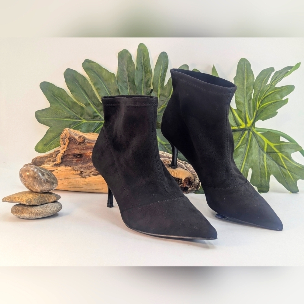 Charles David Amstel 2 Black Faux Suede Semi Ankle Boots Women Size 8 1/2
